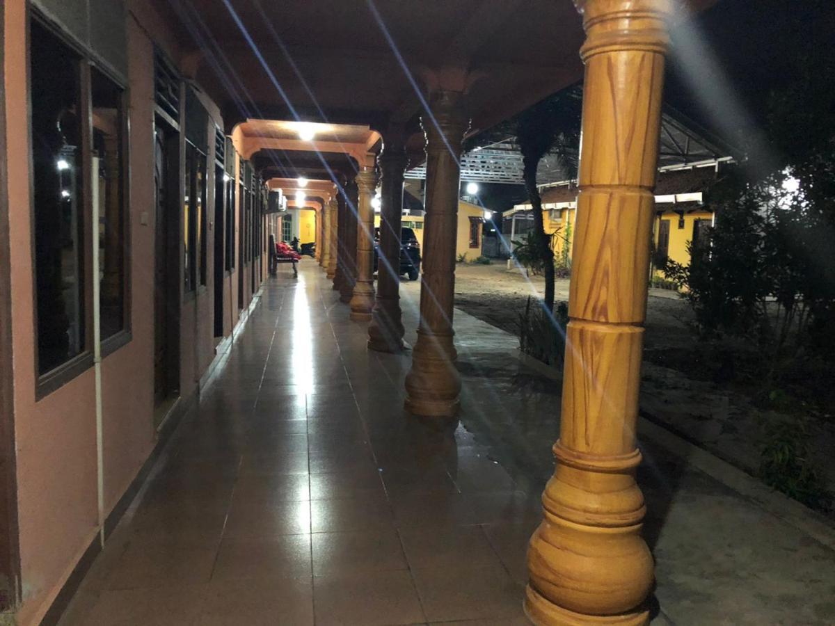 Hotel Arjuna Baturaja  ภายนอก รูปภาพ